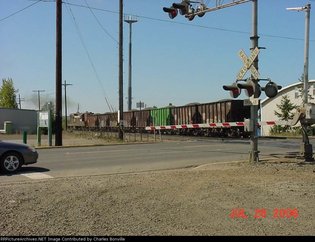 PNWR 1501 and Ballast Hoppers